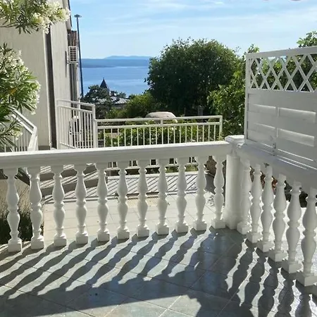 Jana Apartman *